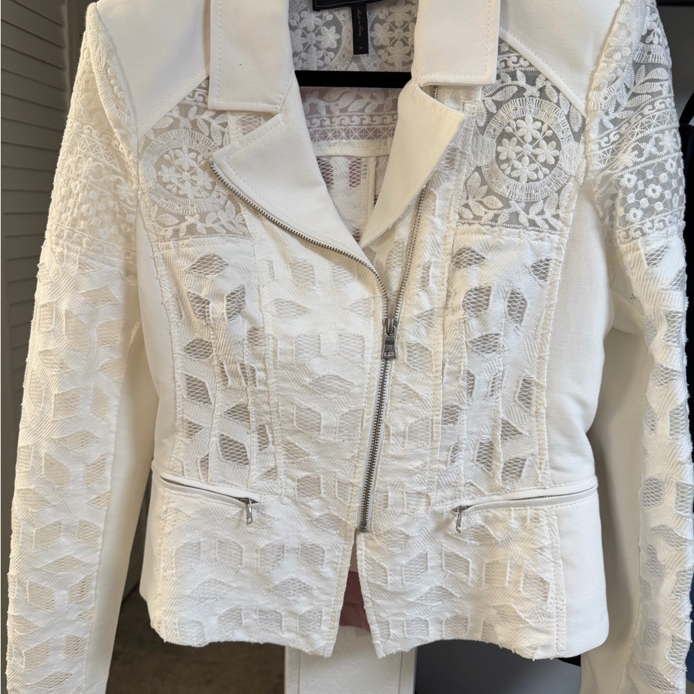 Runway never worn BCBG Elegant White Lace Women's Jacket